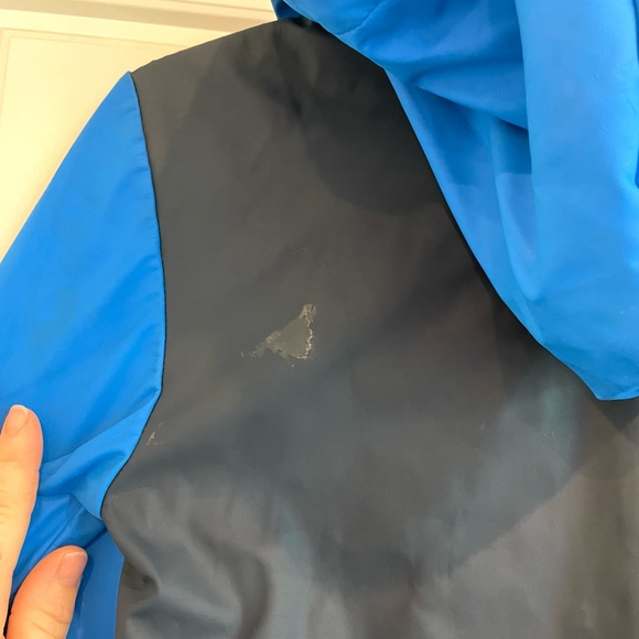 💦 100% Waterproof Jacket - Picture 6 of 8